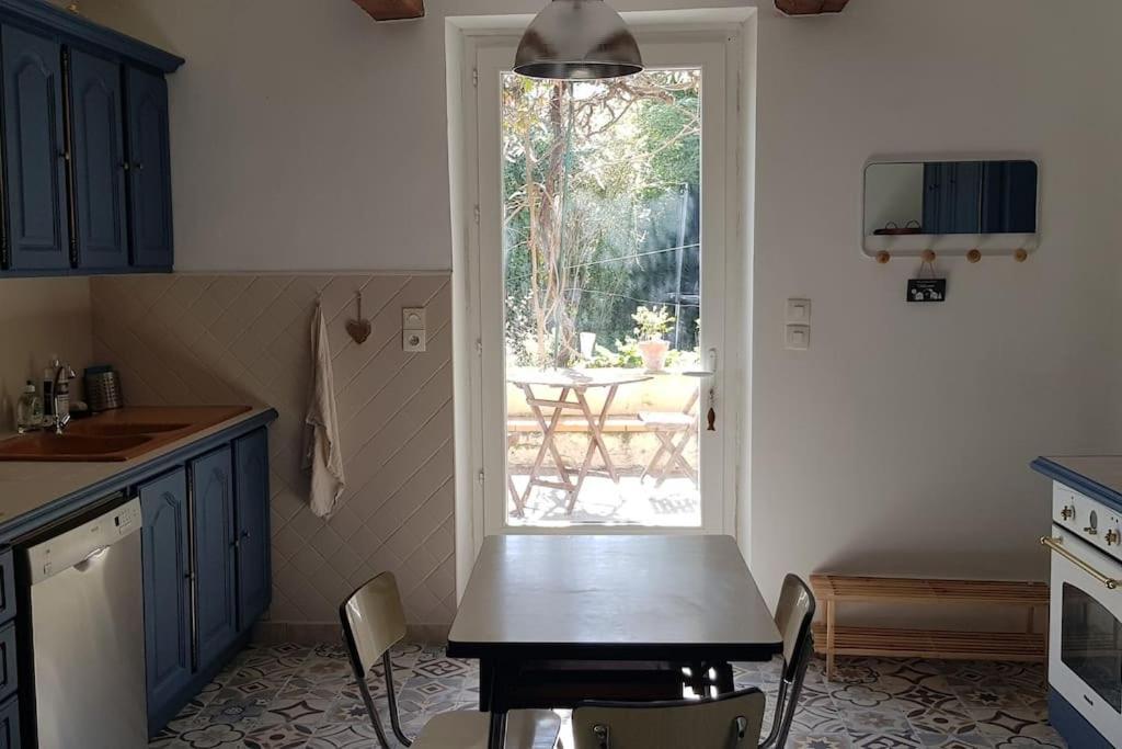Location Appartement Dans Mas Provencal Monteux Exteriér fotografie